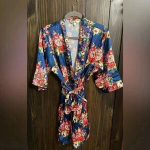 Floral Satin Robe. Brand: Pretty Robes. Size: S/M